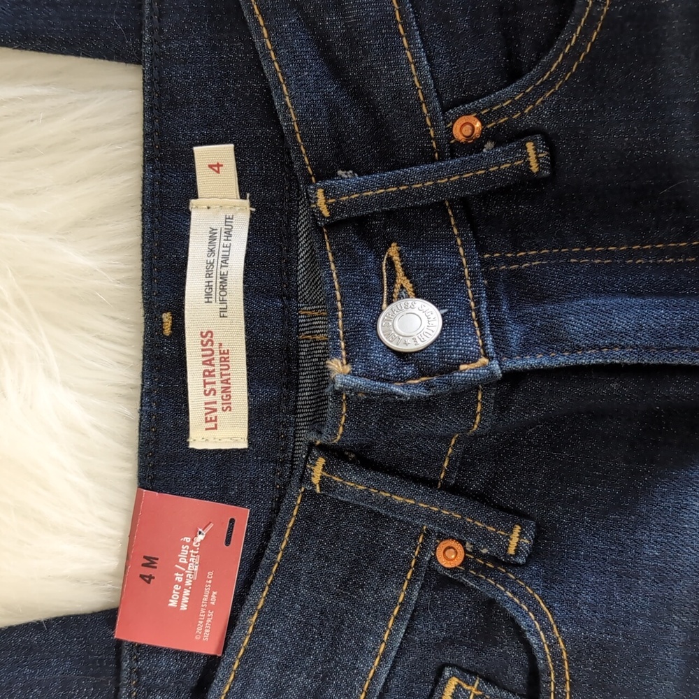❌SOLD❌Levi's Women's Soft Stretch High Waist Skinny Jeans, Classic Dark Wash, 27 - Picture 7 of 11